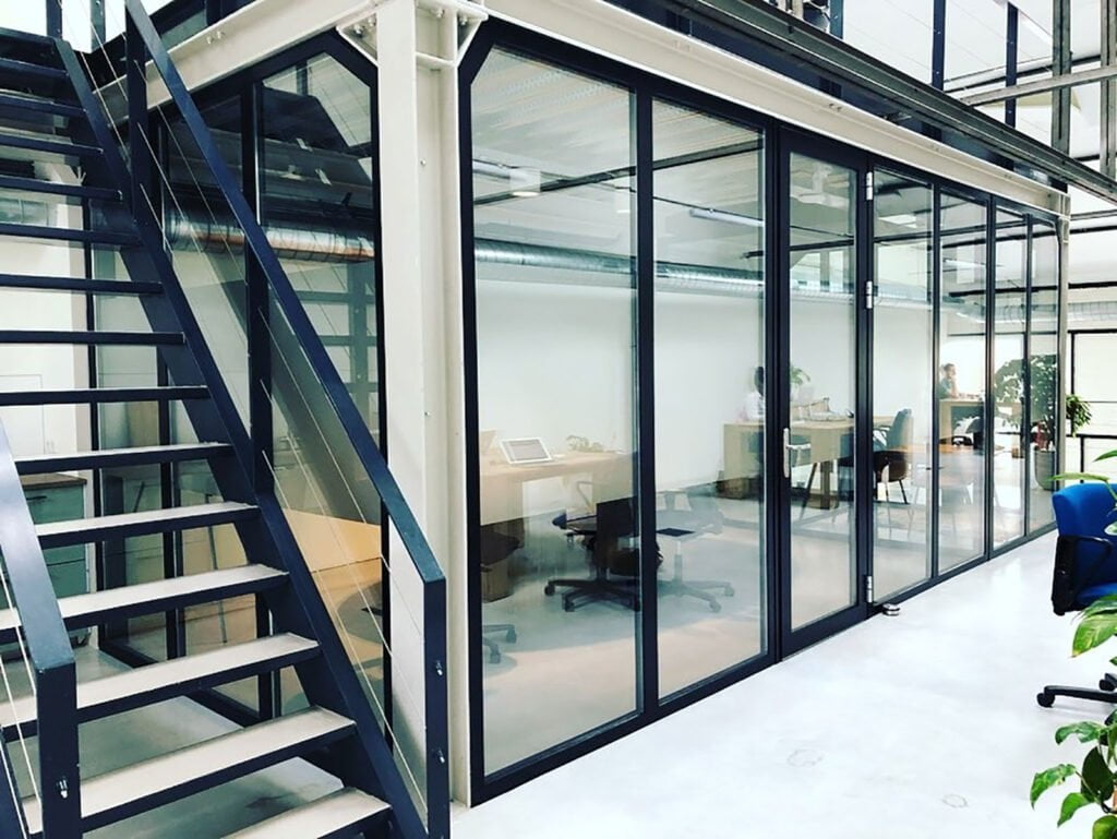 B388C2C7-9282-4F17-A304-16C212687378